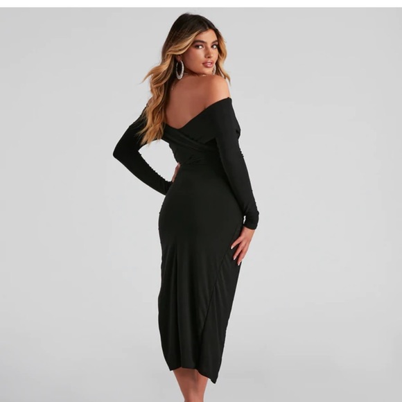 Worn once, don’t need it taking up space in my closet so I’m selling it!! - Picture 2 of 2